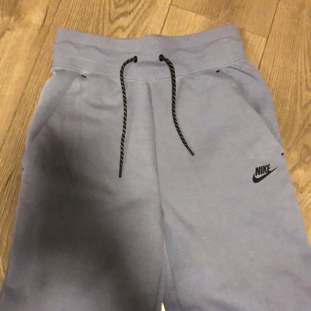 Nike Tech Sweatpants - Picture 2 of 4
